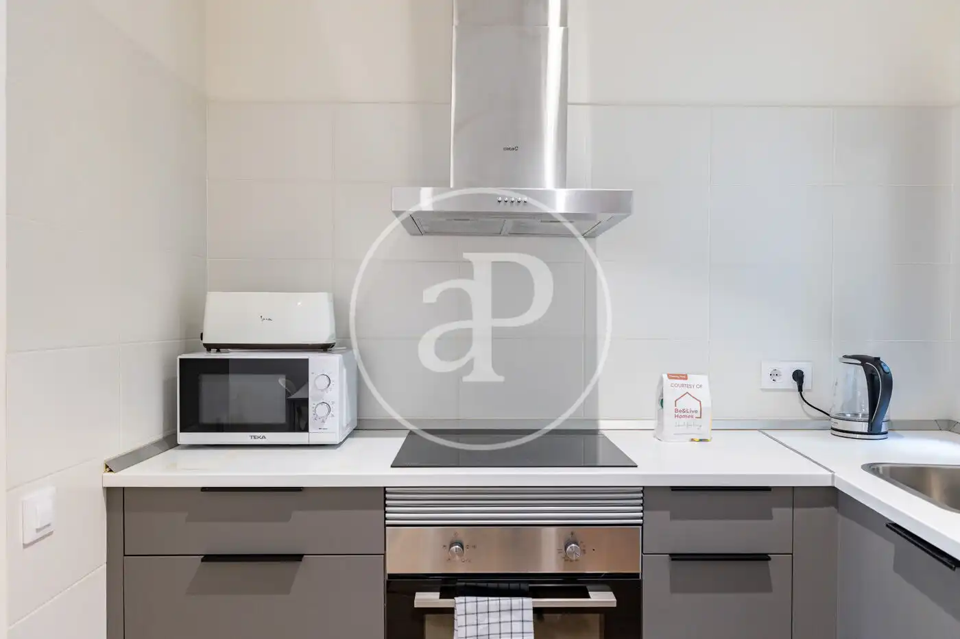 Cocina de Piso en venta en Barcelona con Calefacción, Amueblado y Balcón
