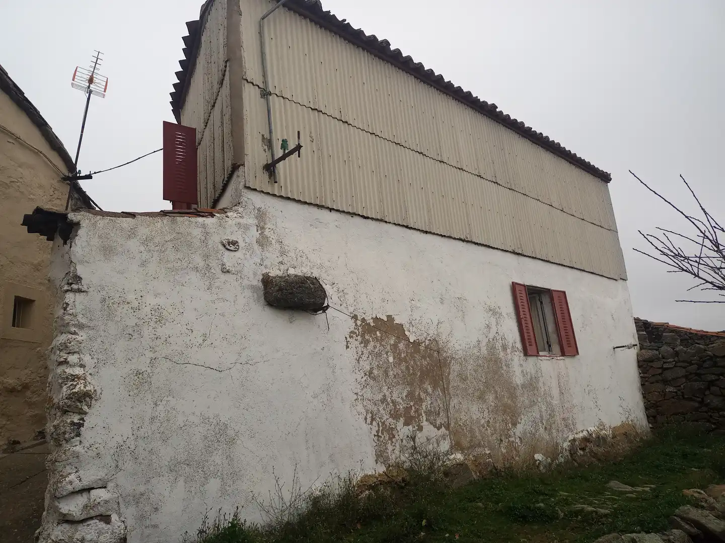 Vista exterior de Casa o xalet en venda en Santiago del Tormes amb Moblat