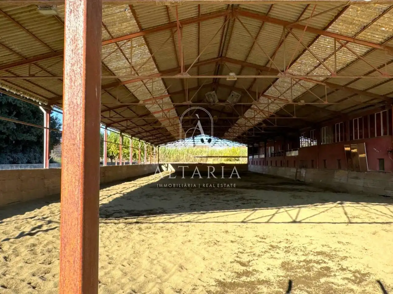 Vista exterior de Casa o xalet en venda en Celrà amb Jardí privat i Piscina