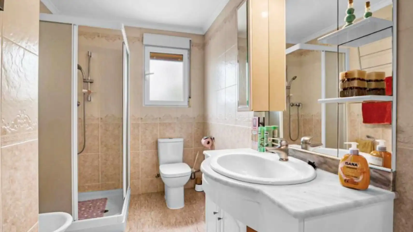 Badezimmer von Haus oder Chalet zum Verkauf in Dénia mit Klimaanlage, Heizung und Privatgarten