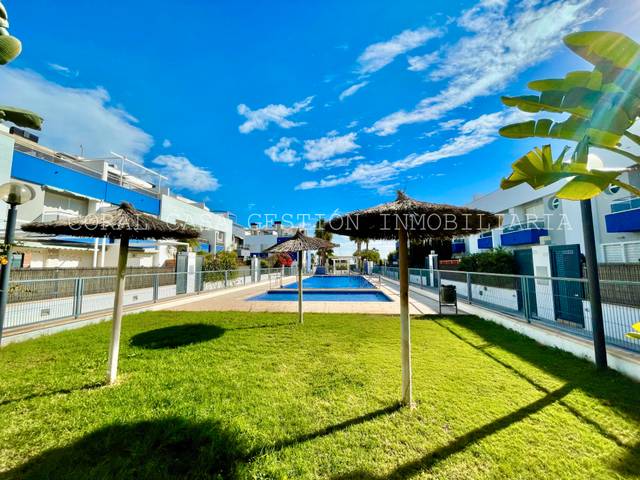 Casa adosada en Alquiler en Avinguda de la Mar en Almenara