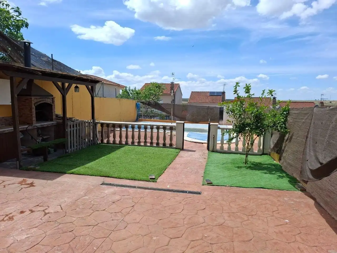 Piscina de Casa o xalet en venda en Otero amb Aire condicionat, Jardí privat i Traster