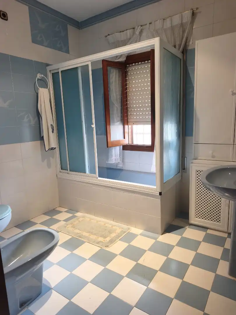 Bathroom of Houses for sale in Recas  with Air Conditioner, Heating and Private garden