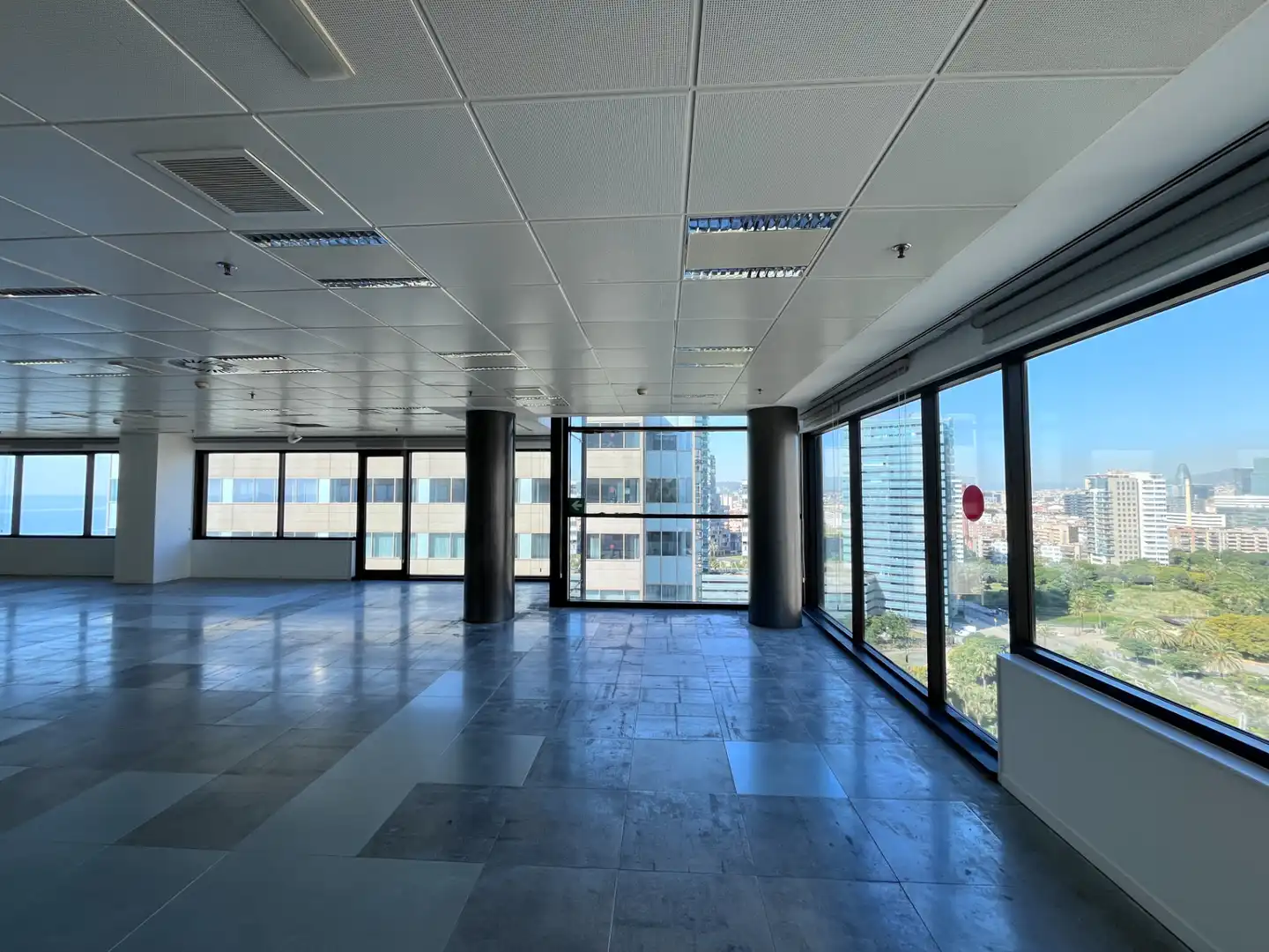 Büro zur Miete in Barcelona mit Klimaanlage und Heizung