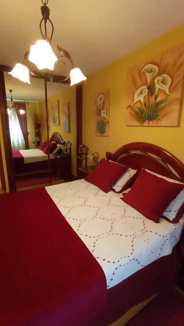 Bedroom of Flat for rent in Salamanca  with Heating, Parquet flooring and Furnished