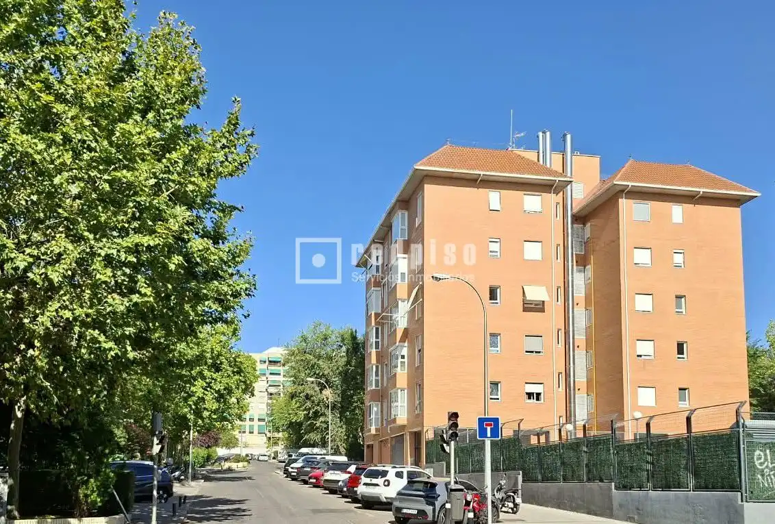 Vista exterior de Pis en venda en Madrid amb Aire condicionat, Calefacció i Traster