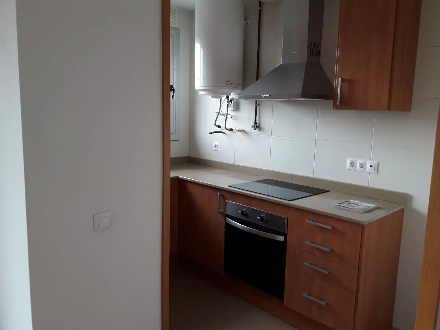 Cuina de Pis de lloguer en Sant Vicenç Dels Horts amb Parquet, Terrassa i Forn