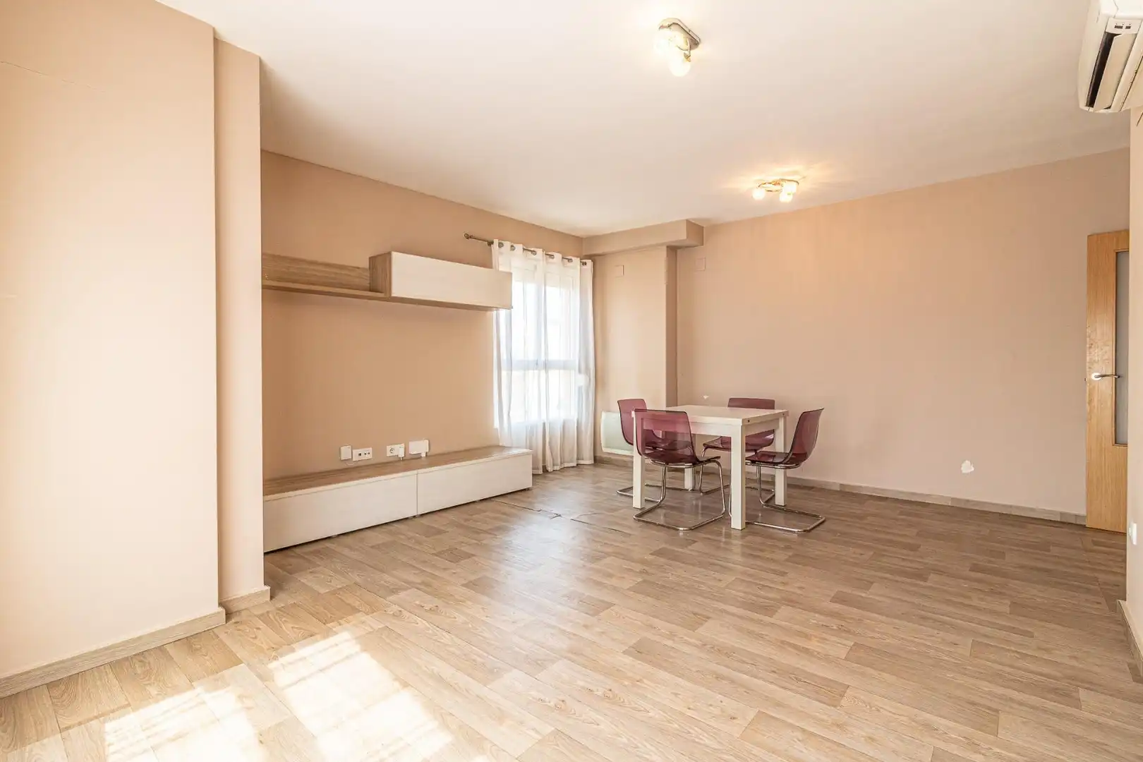 Sala de estar de Piso en venta en Carlet con Aire acondicionado, Calefacción y Parquet