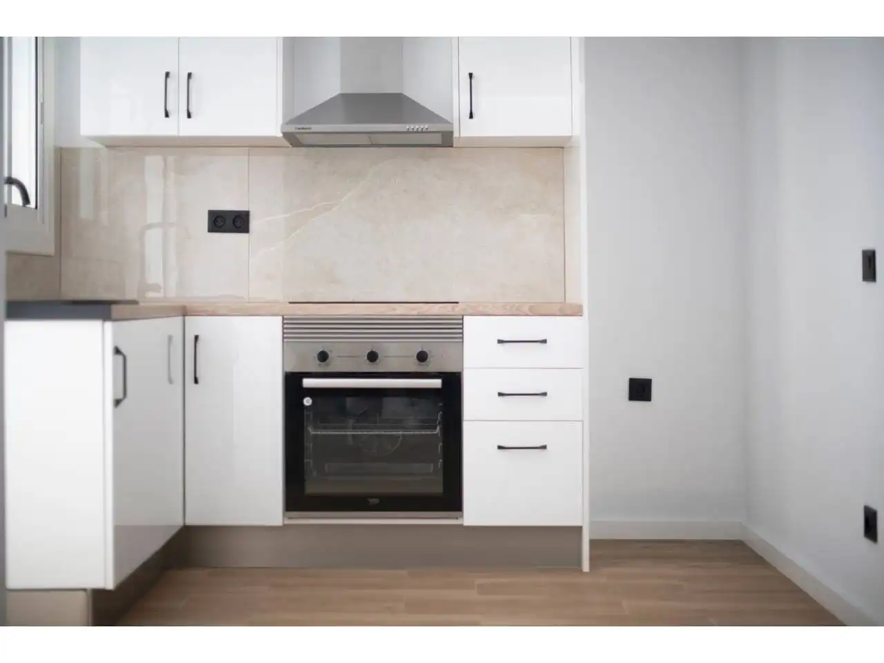 Kitchen of Study for sale in Barcelona  with Air Conditioner, Heating and Parquet flooring