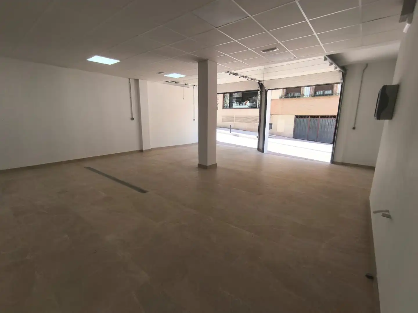 Local comercial en venda a Calle Escultor Nacho Criado 20, imagen 7
