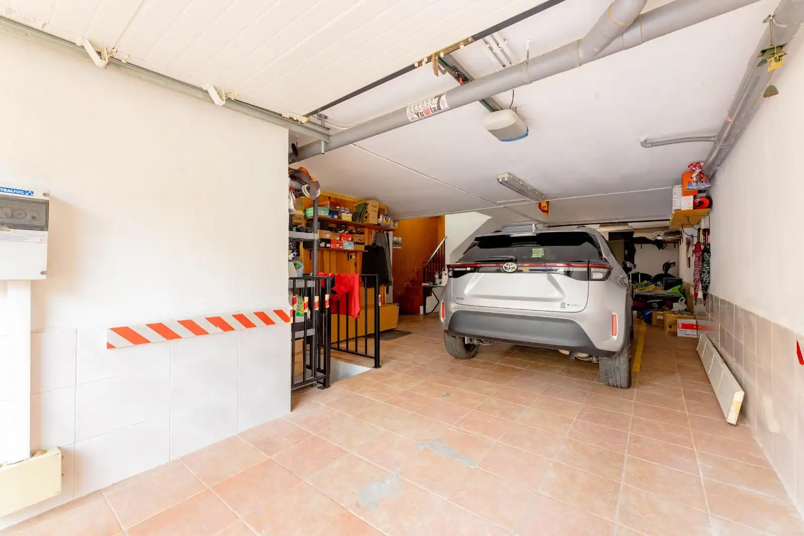 Parking de Casa adosada en venta en Chiva con Aire acondicionado, Calefacción y Terraza