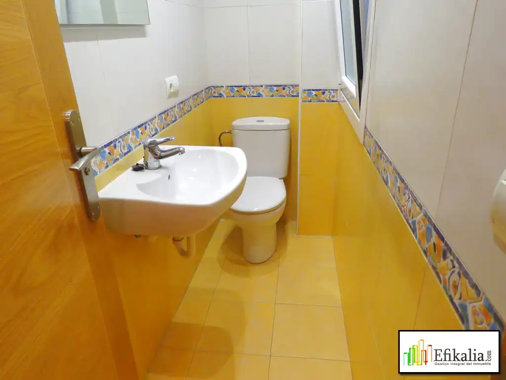 Baño de Piso en venta en Tolosa con Calefacción y Trastero