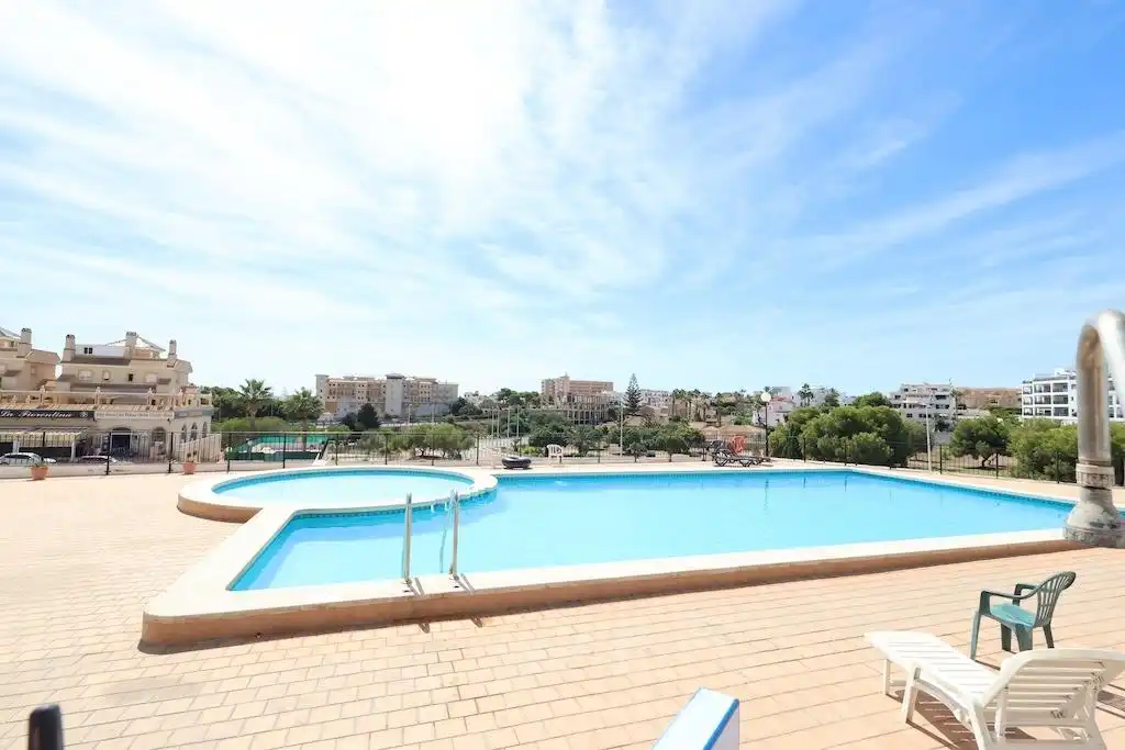 Swimming pool of Apartments for rent in Orihuela