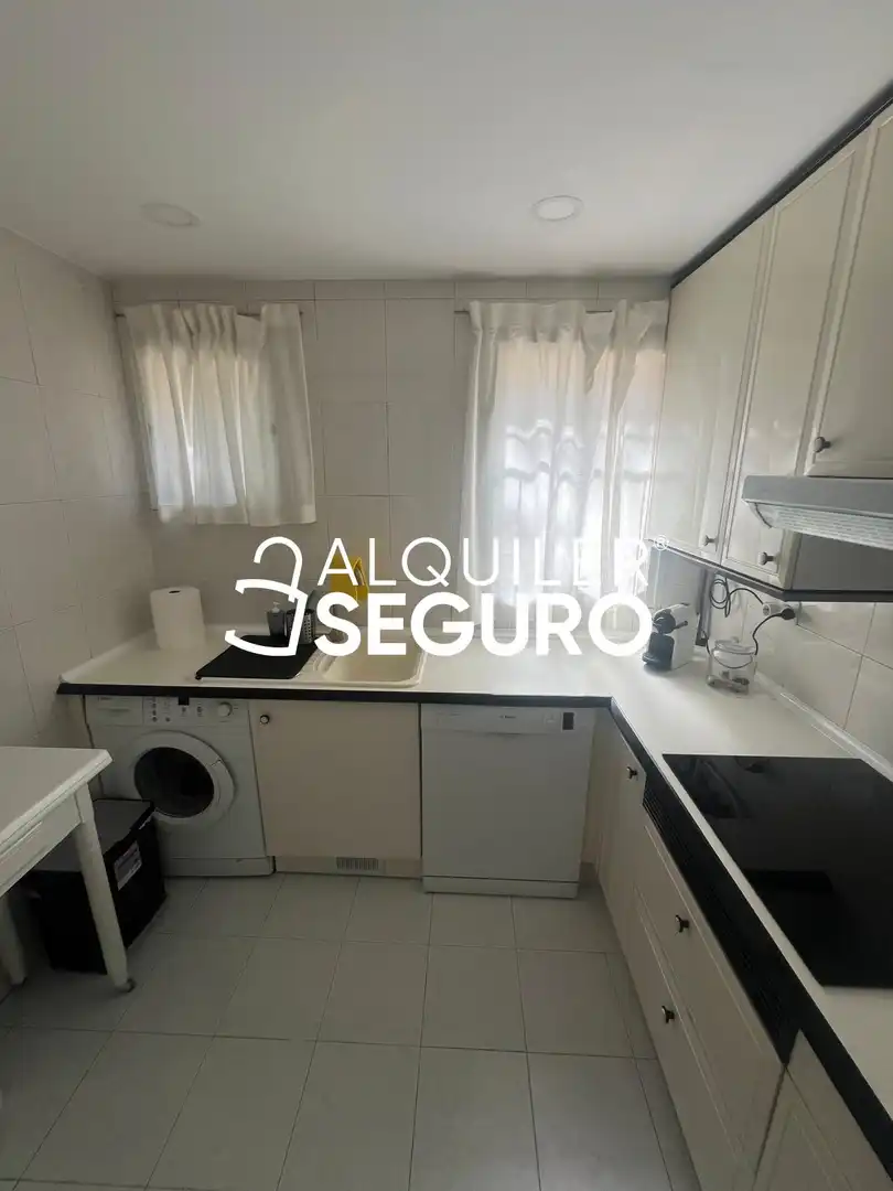 Kitchen of Flat for rent in Madrid  with Air Conditioner, Heating and Terrace