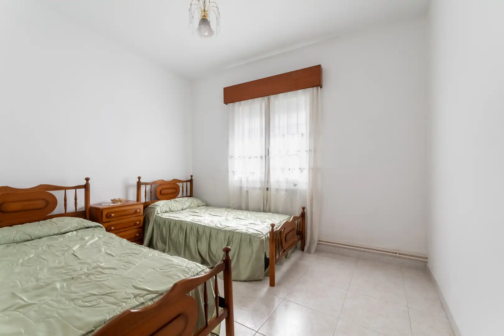 Habitación de Casa adosada en venta en Chiloeches con Calefacción y Balcón