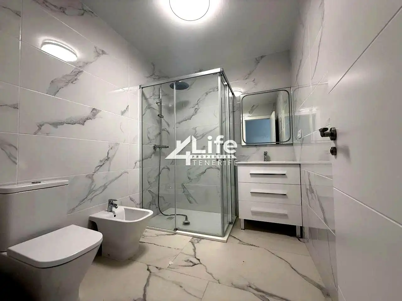 Badezimmer von Wohnung zur Miete in San Miguel de Abona mit Klimaanlage, Terrasse und Möbliert