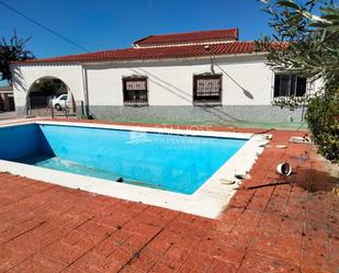 Piscina de Casa o xalet en venda en Elche / Elx amb Jardí privat, Terrassa i Traster