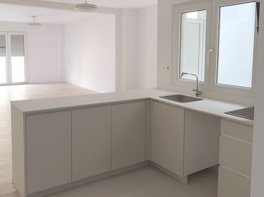 Flat with balcony for sale in Carrer Blas Selva Mendiola 32