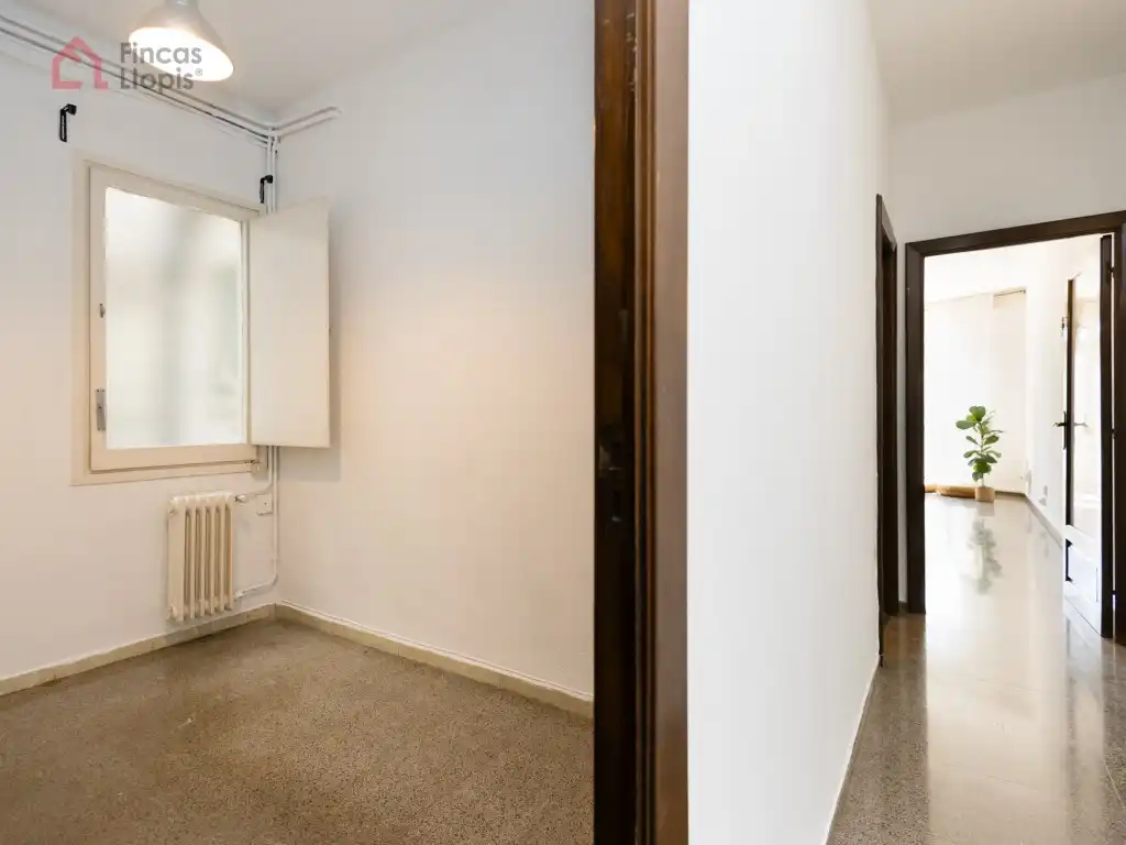 Piso en venta en Barcelona con Balcón