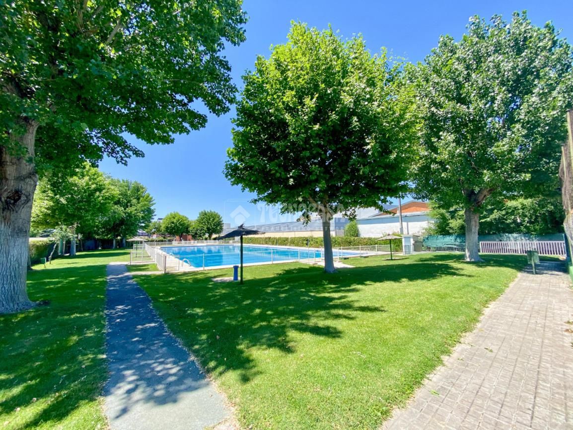 Swimming pool of Flat for sale in Fuenlabrada  with Heating, Swimming Pool and Community pool