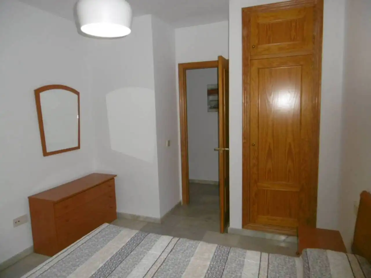 Habitación de Piso de alquiler en Almería con Amueblado