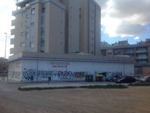 Local comercial en Alquiler en  Calle Antonio Machado en Barrio de Peral - San Félix