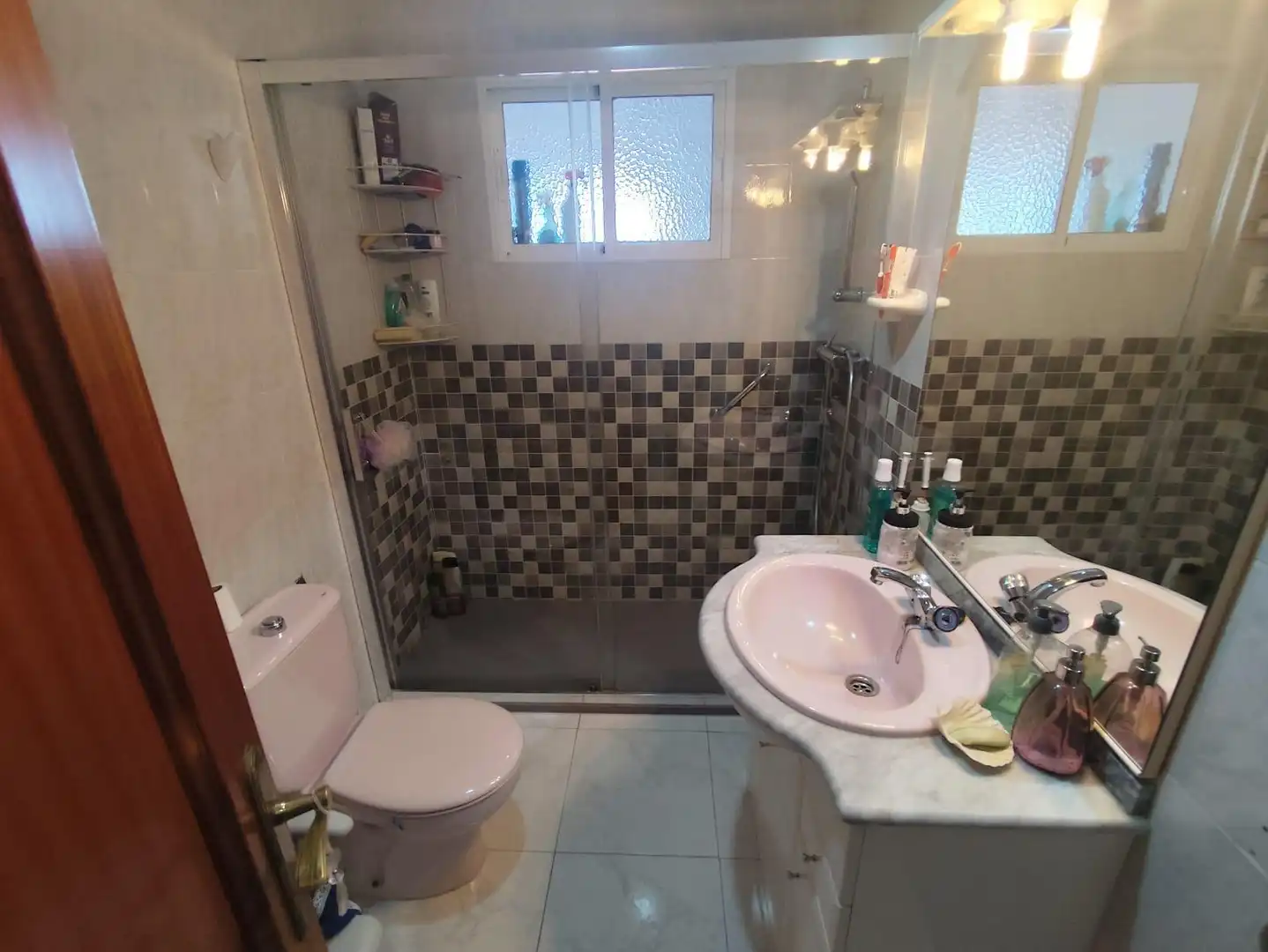 Baño de Piso en venta en Cartagena con Calefacción