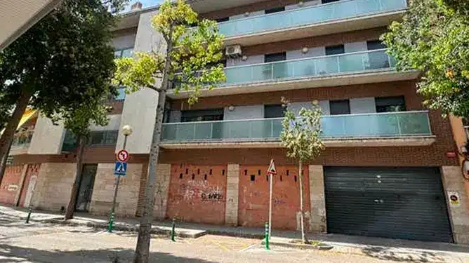Business premises for sale in Carrer Margarida Xirgu 2