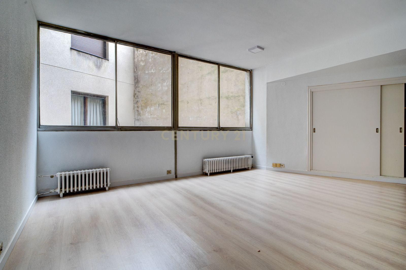 Bedroom of Office for sale in Bilbao 