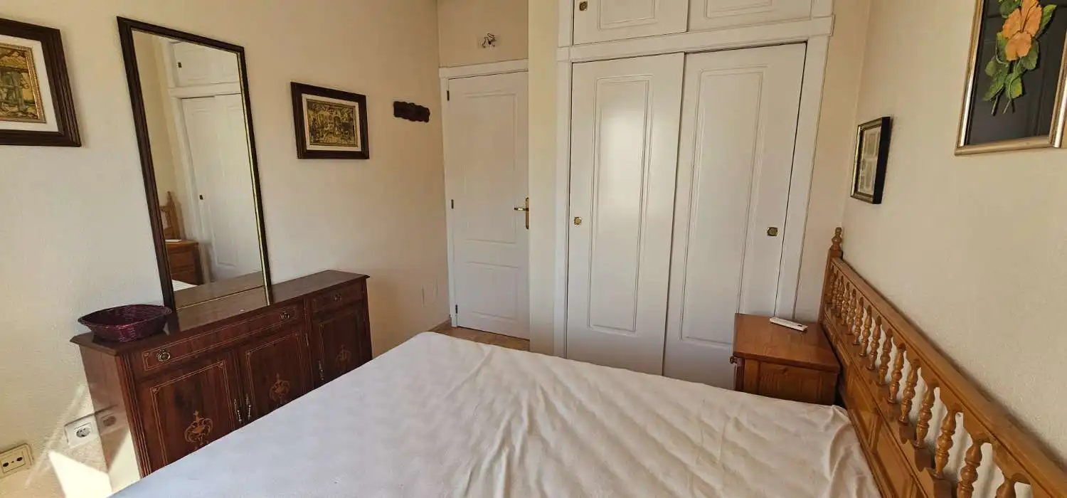 Schlafzimmer von Einfamilien-Reihenhaus zum Verkauf in Torrevieja mit Terrasse, Möbliert und Alarm
