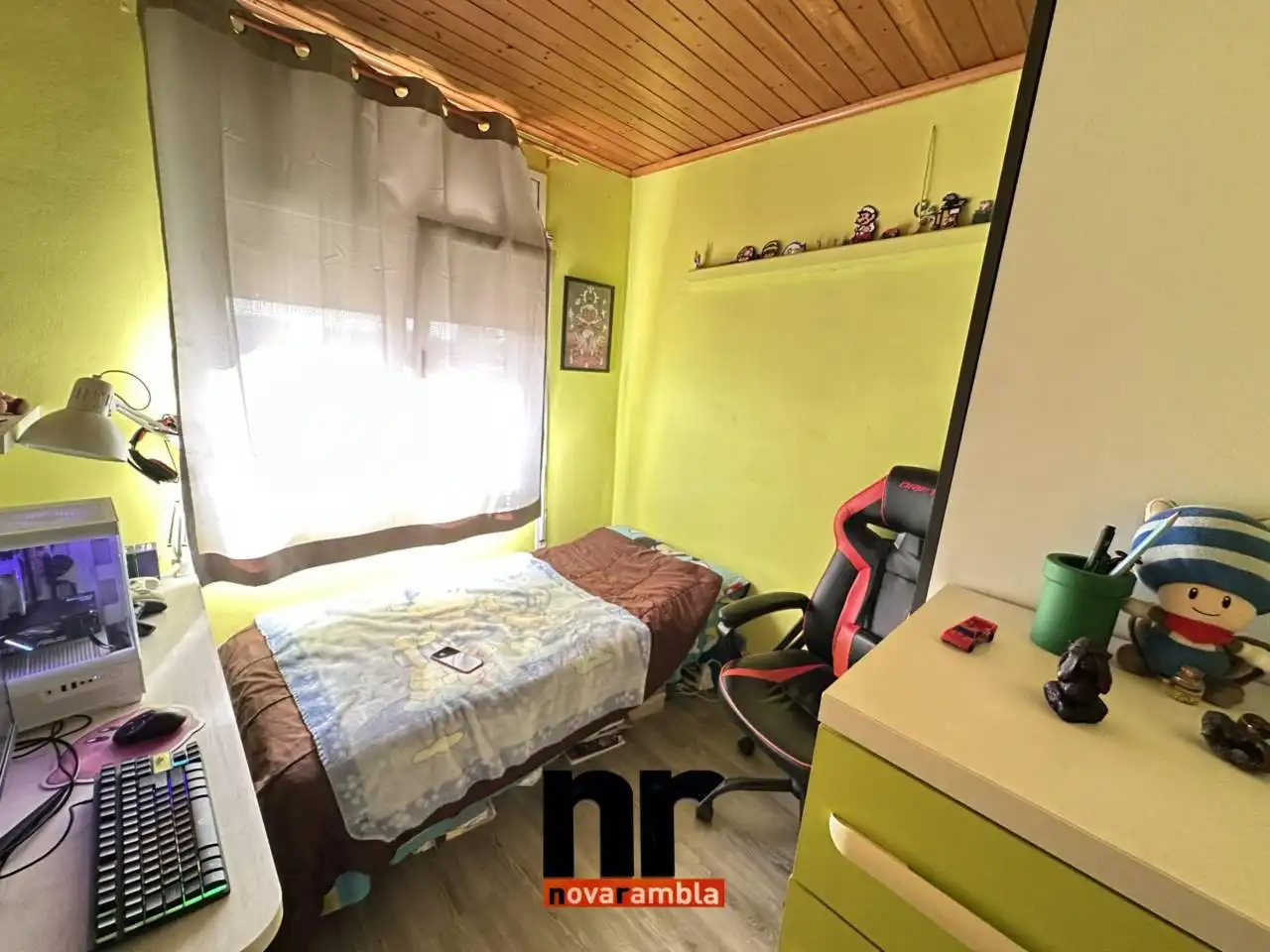Habitación de Piso en venta en Ripollet con Aire acondicionado, Parquet y Balcón