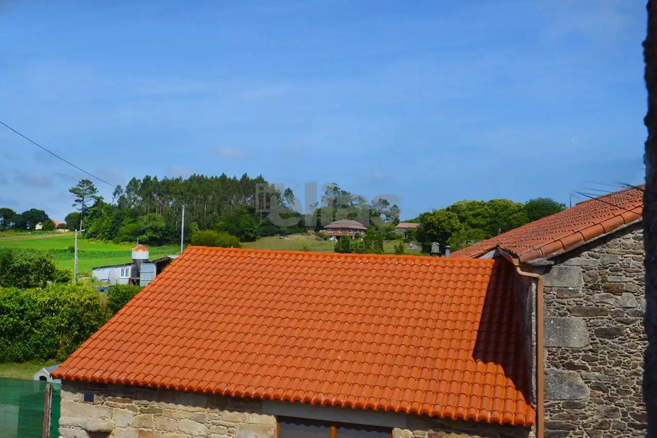 Vista exterior de Casa o xalet en venda en Vimianzo amb Calefacció, Jardí privat i Terrassa