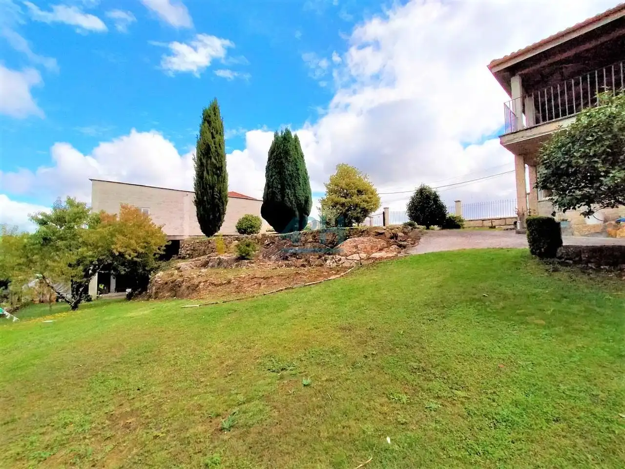 Casa o chalet en venta en Amoeiro con Calefacción, Jardín privado y Terraza