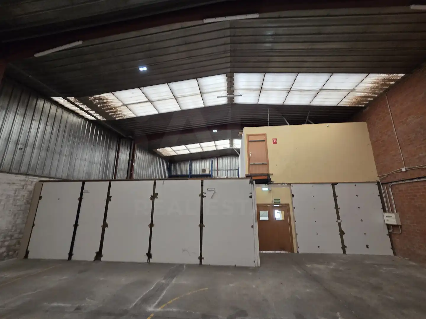 Local comercial en venda a La Lastra, imagen 3