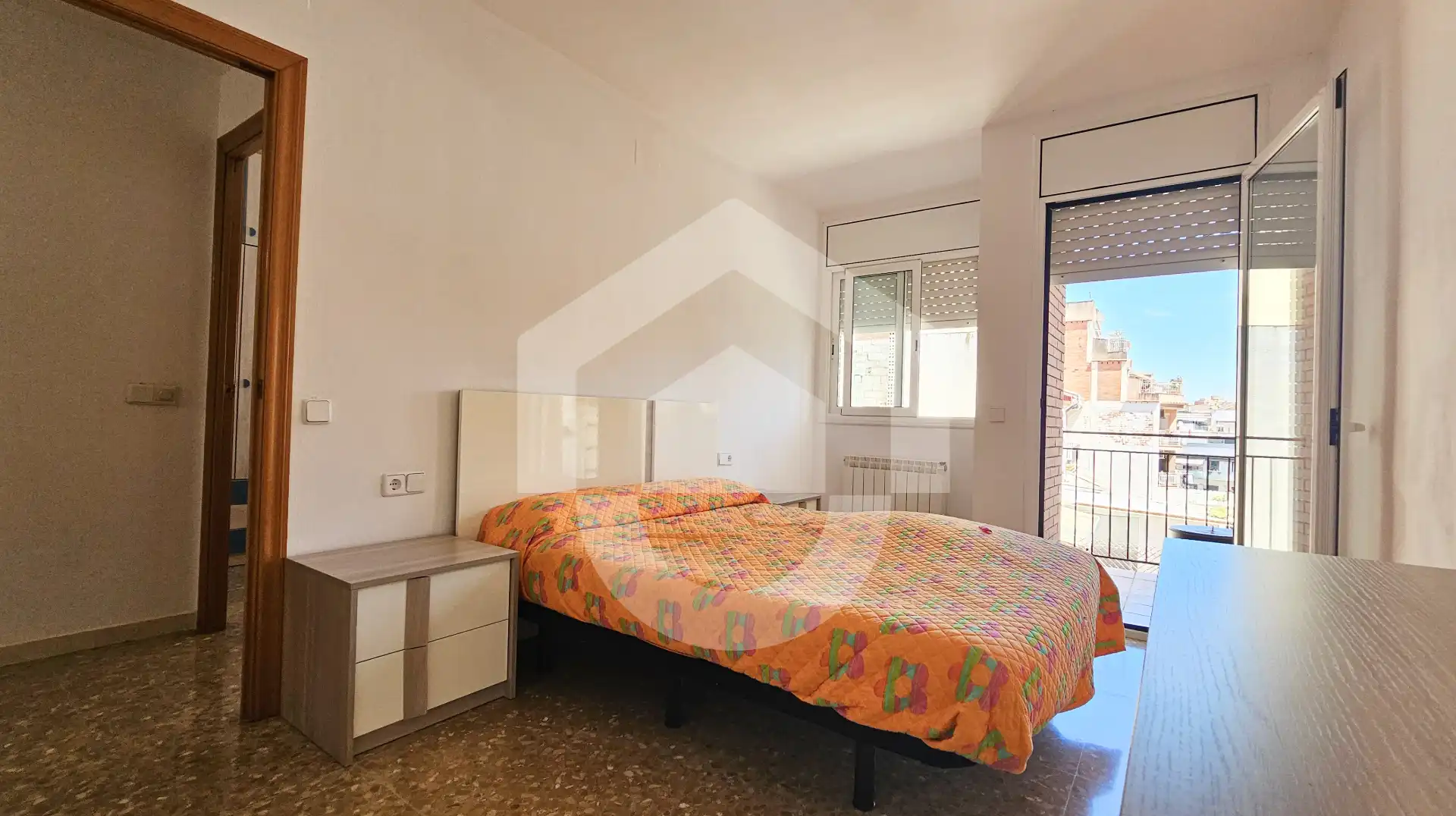 Dormitori de Pis en venda en Barcelona amb Aire condicionat, Terrassa i Moblat