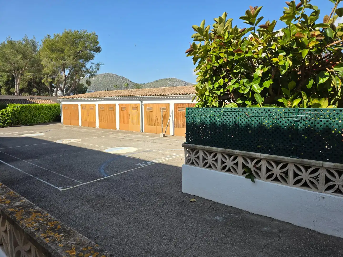 Außenansicht von Erdgeschoss zum Verkauf in Alcúdia mit Klimaanlage, Privatgarten und Terrasse