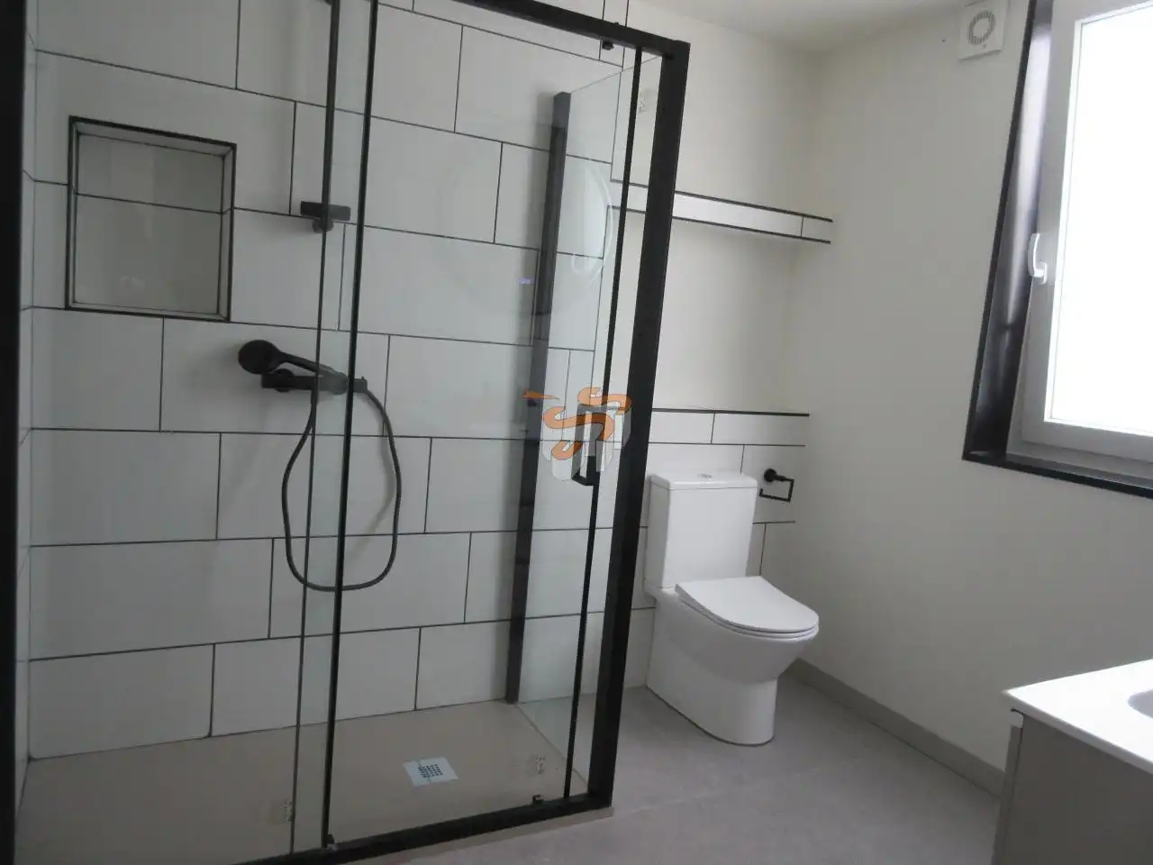 Baño de Piso en venta en Fene con Calefacción y Trastero
