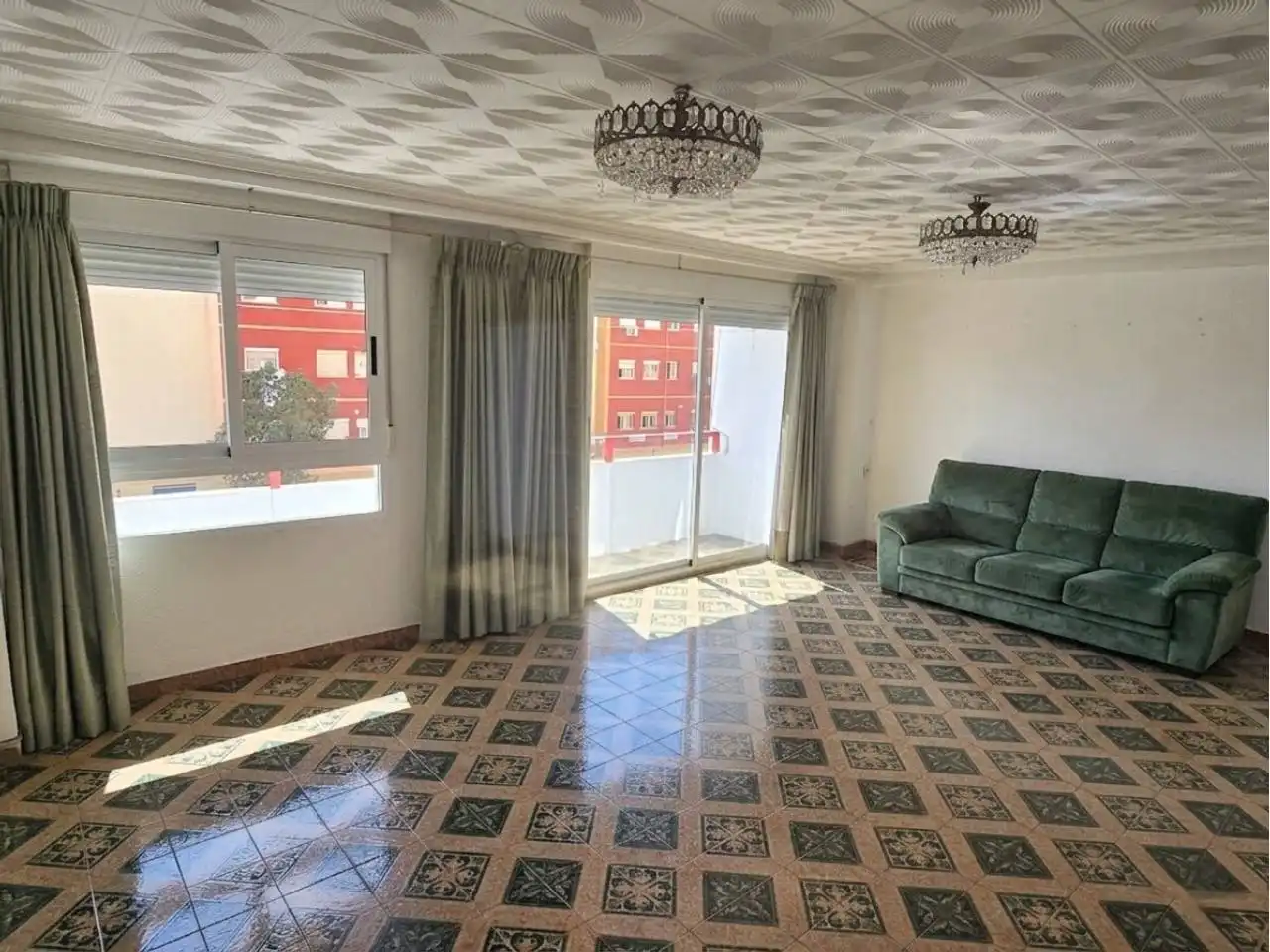 Piso con terraza en venta en Calle Conchita Piquer