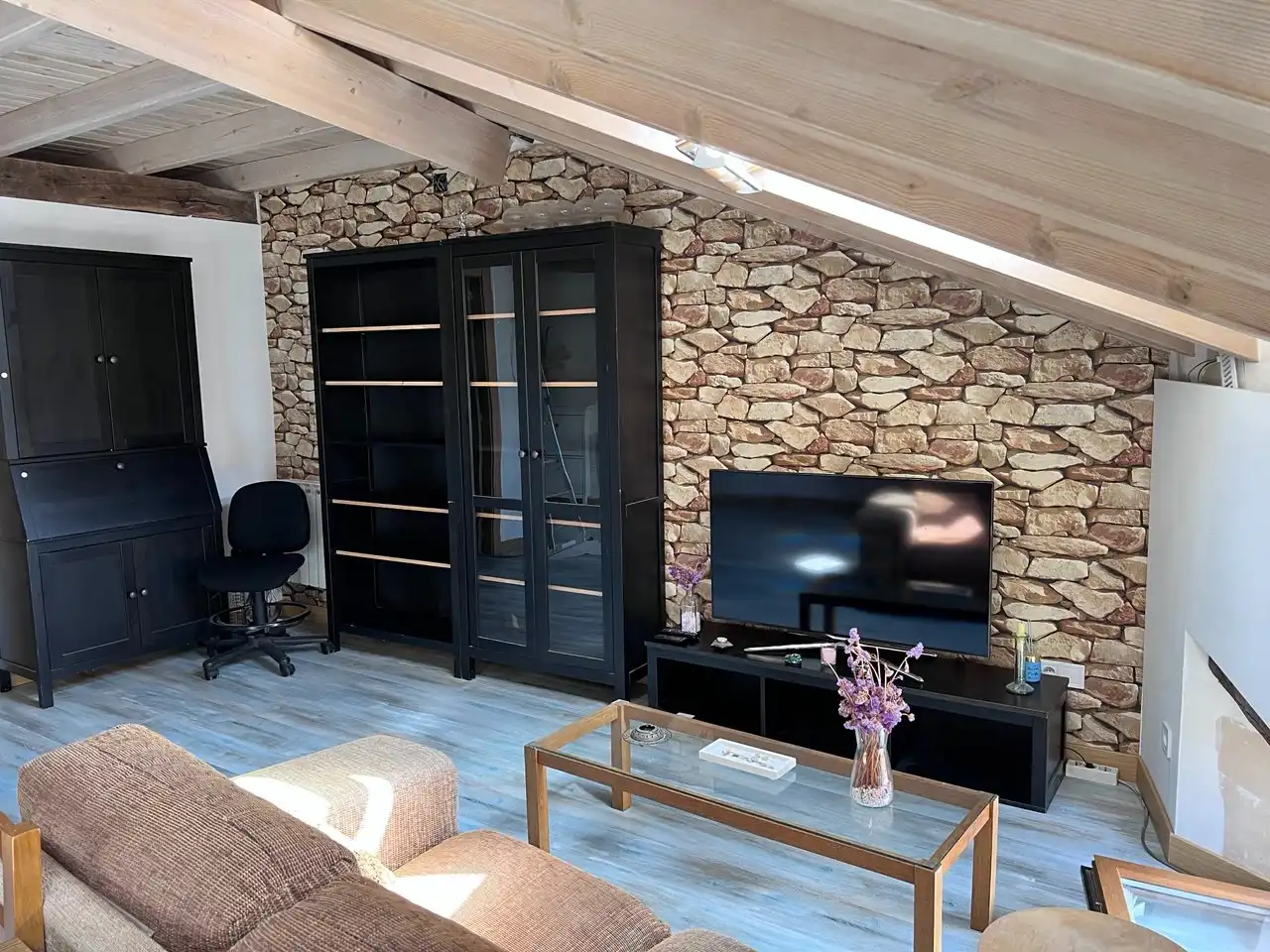 Sala de estar de Ático en venta en Aguilar de Campoo con Calefacción y Amueblado