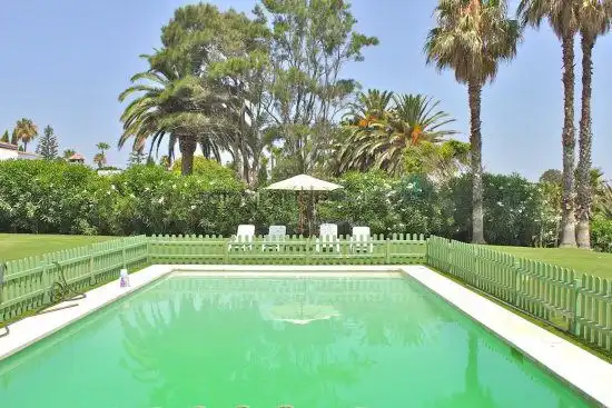 Piscina de Casa o xalet de lloguer en Sotogrande amb Aire condicionat, Calefacció i Jardí privat