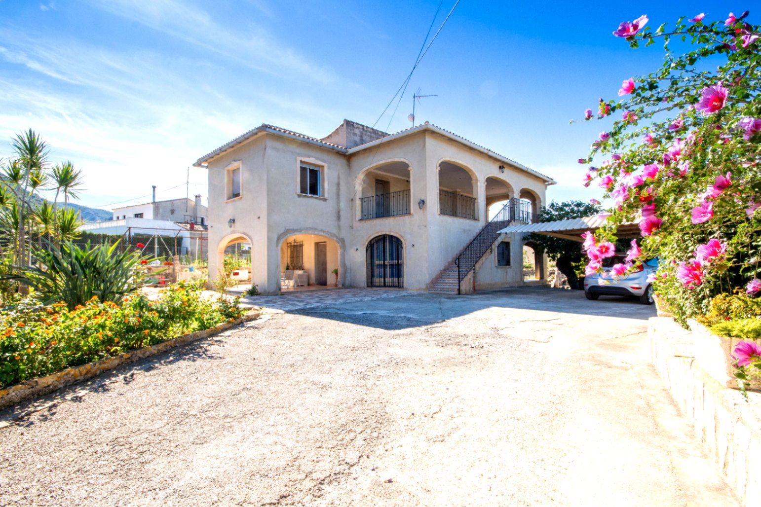 Country house for sale