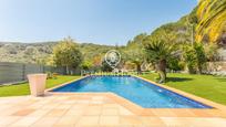 Vista exterior de Casa o xalet en venda en Argentona amb Aire condicionat, Terrassa i Piscina