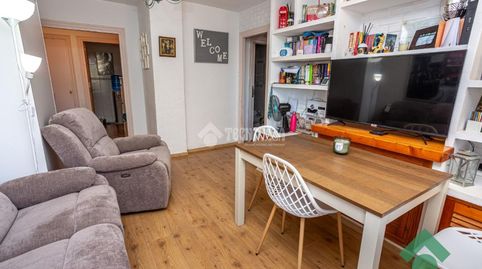 Foto 2 de Piso en venta en Vicente Aleixandre, San Bernabé, Algeciras