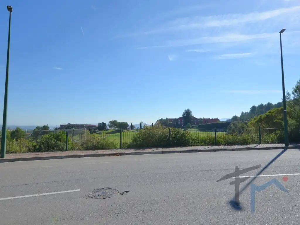 Residencial en venta en Avenida Montseny, Sant Esteve Sesrovires
