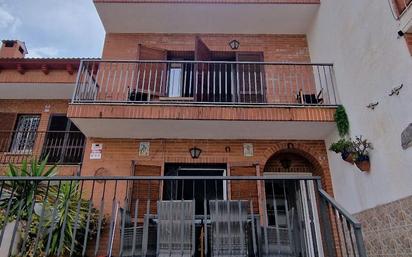 Vista exterior de Casa adosada en venda en Creixell amb Terrassa