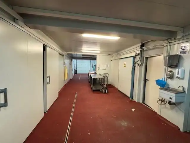 Industriegebäude zur Miete in De Francisco Aritio, imagen 2