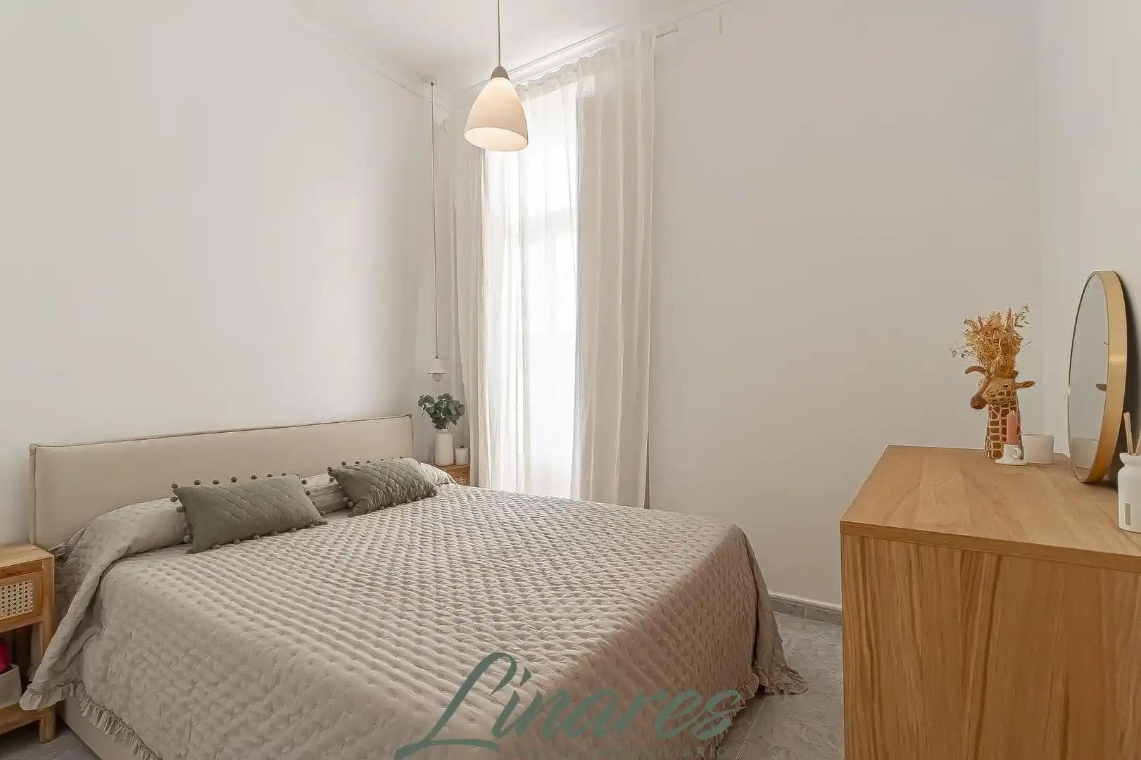 Dormitori de Apartament en venda en Cartagena amb Balcó