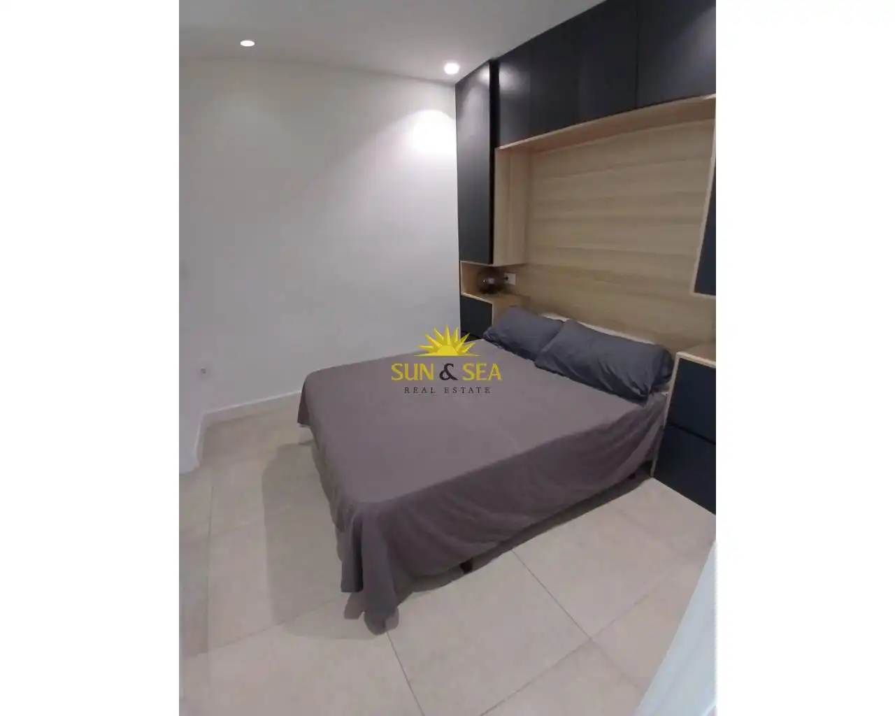 Schlafzimmer von Erdgeschoss zur Miete in Orihuela mit Klimaanlage, Terrasse und Schwimmbad