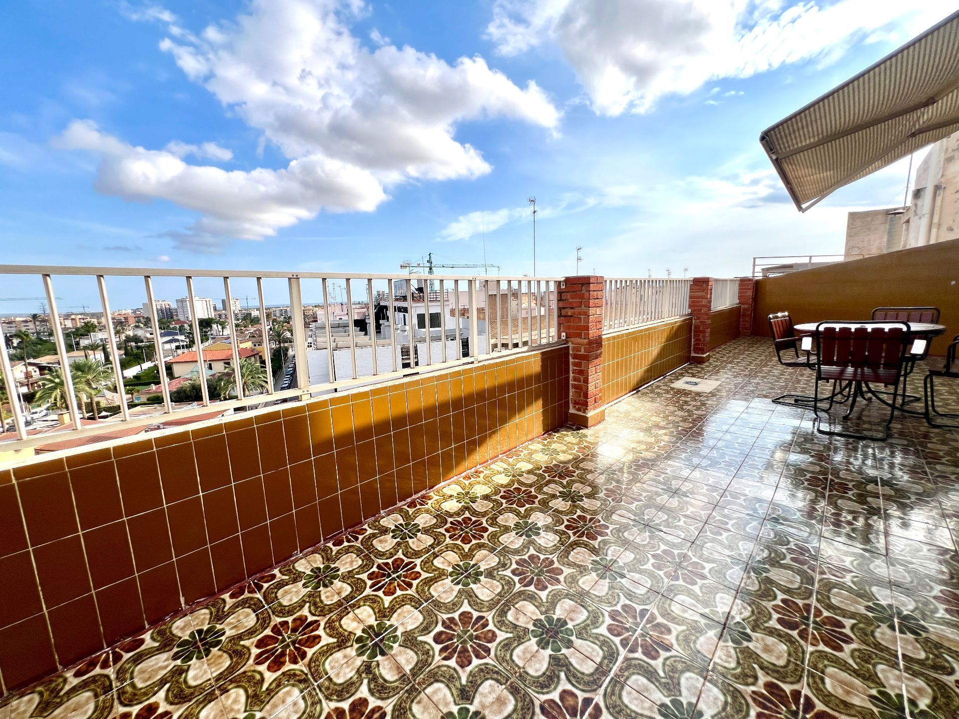 Terrace of Attic to rent in Elche / Elx  with Air Conditioner, Terrace and Furnished