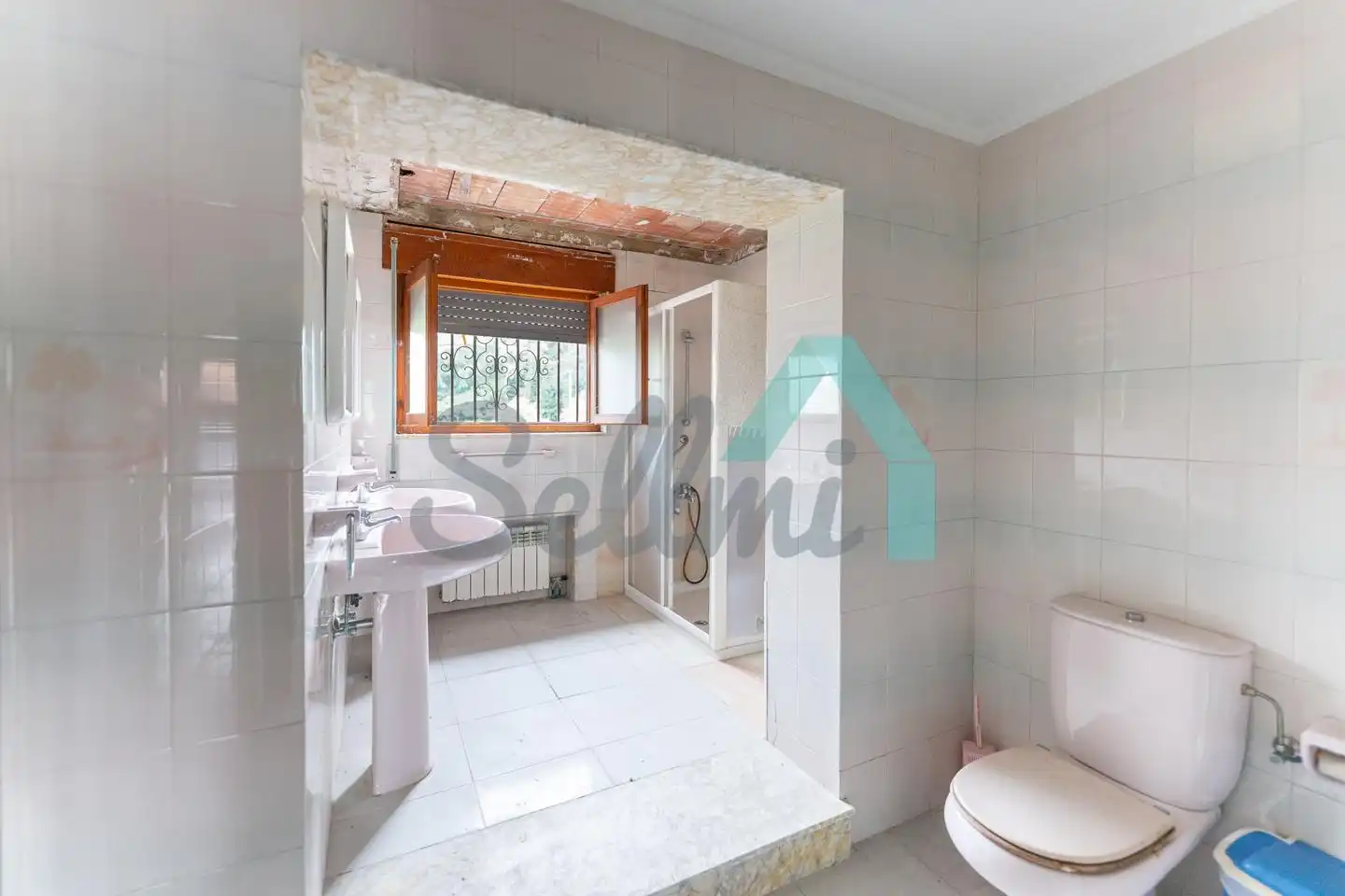 Bany de Casa o xalet en venda en Llanes amb Calefacció, Jardí privat i Terrassa